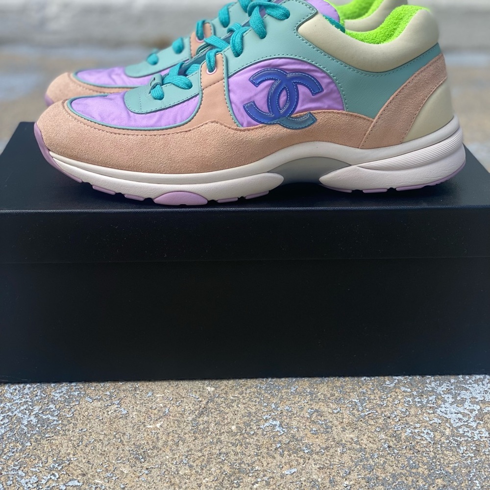 Women Chanel Sneakers